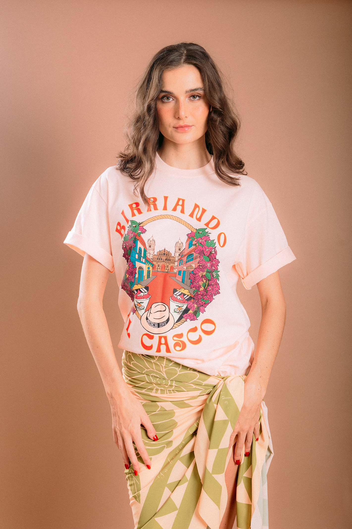 CAMISETA BIRRIANDO AL CASCO